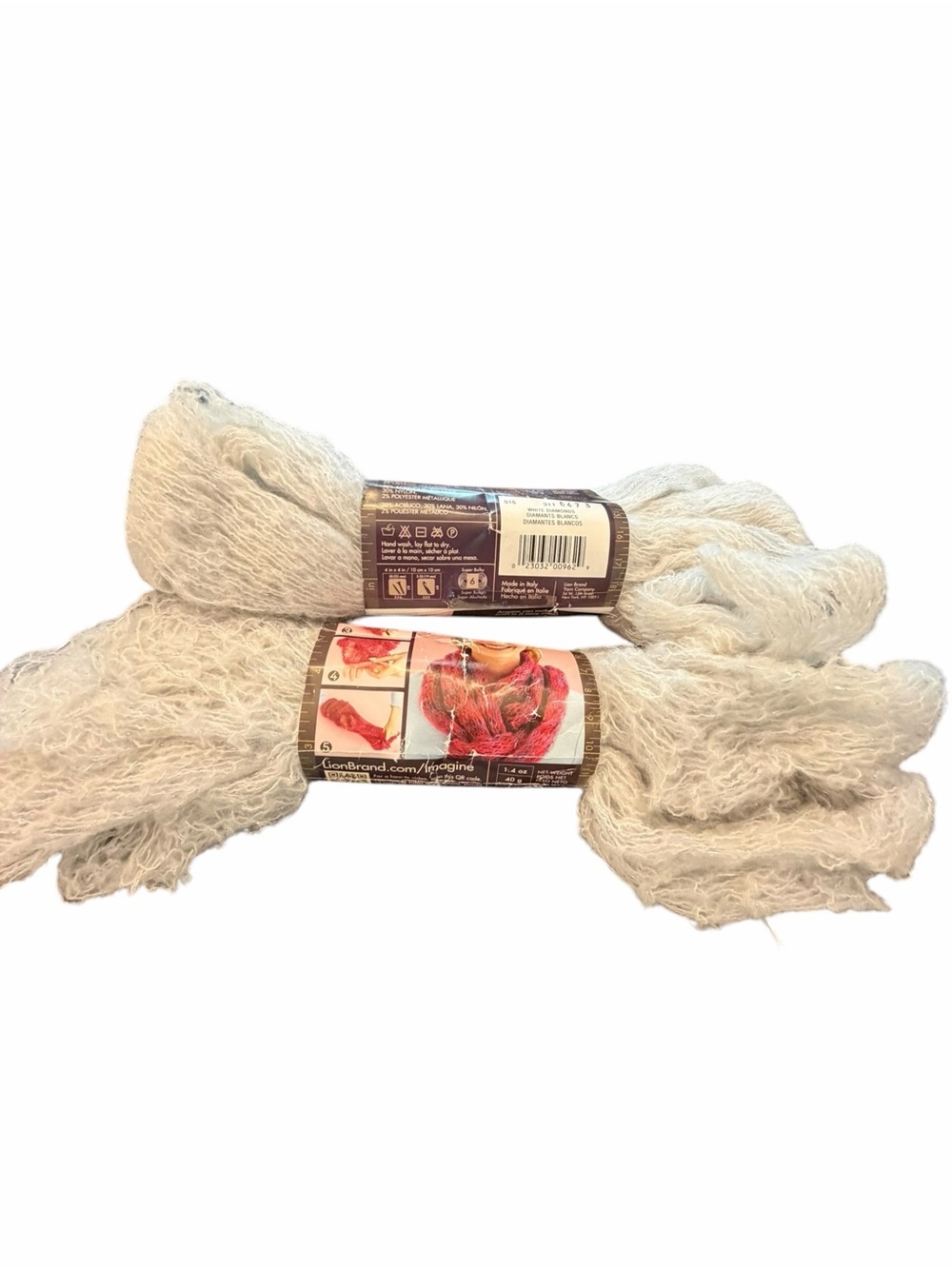 Lion Brand Yarns Imagine Scarf Yarn 2 Skeins WHITE DIAMONDS 311 8 Yards Ea New